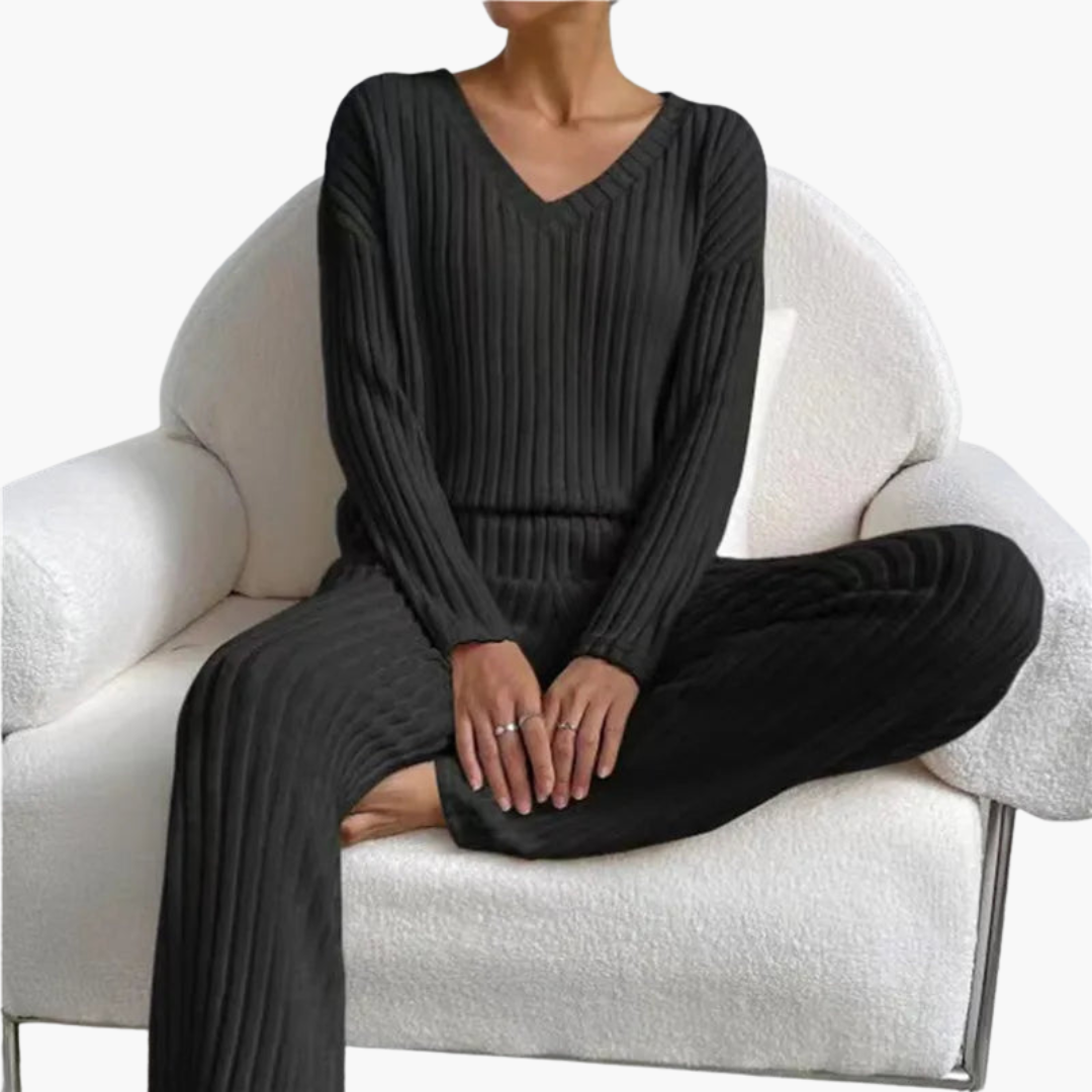Comfortable Women's V-Neck Ribbed Loungewear Set
