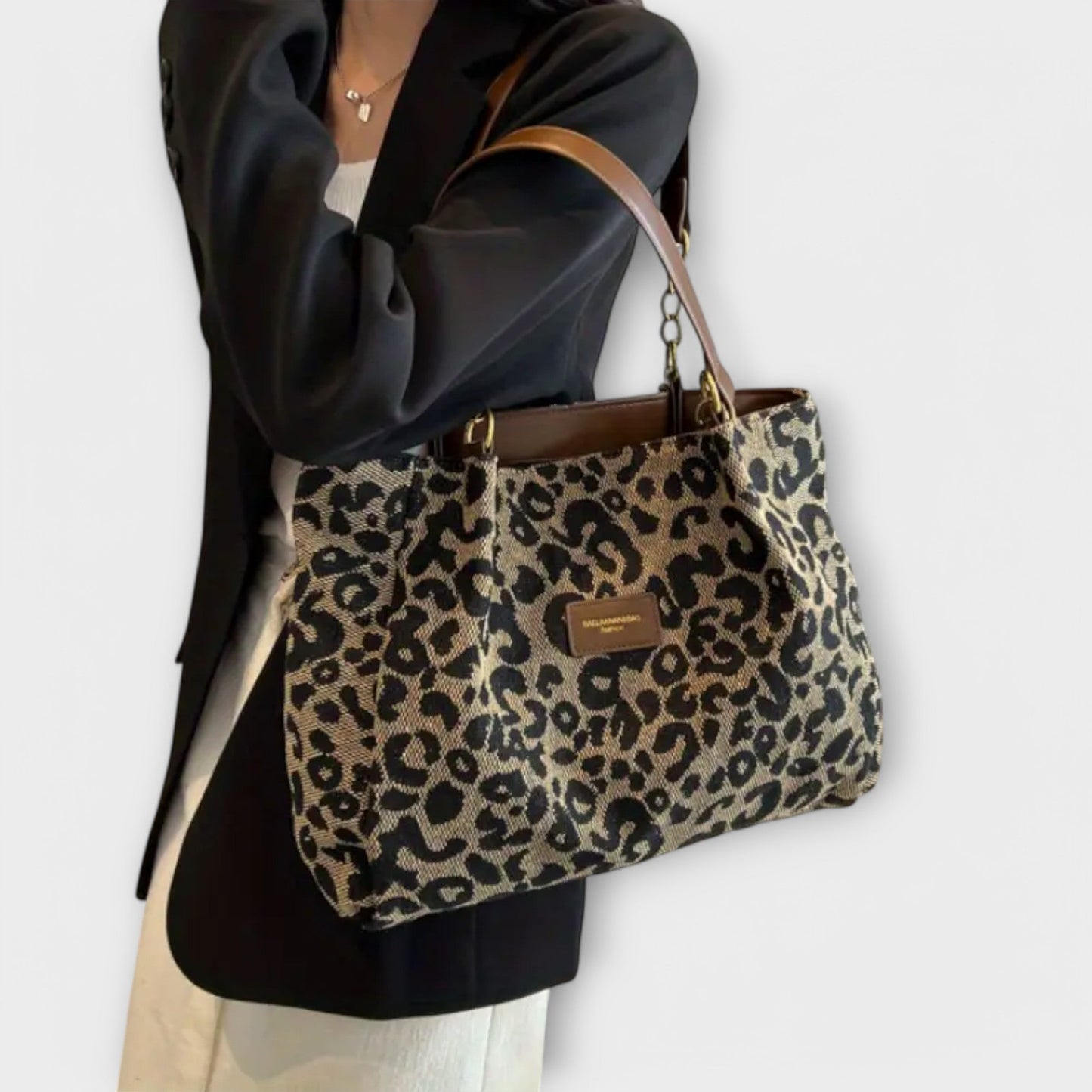 Fashionable Leopard Tote Bag for Everyday Use