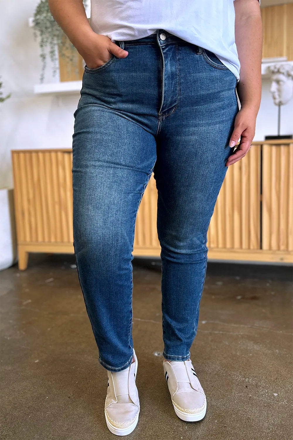 Comfortable High Waisted Slimming Dark Jeans - EasyApparels