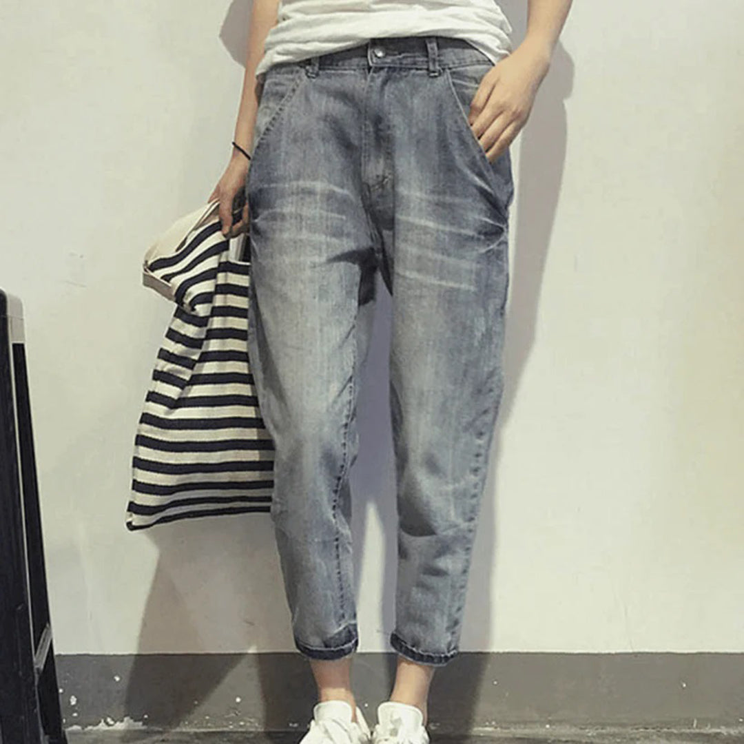 Comfortable Mid Rise Cropped Women's Jeans - EasyApparels