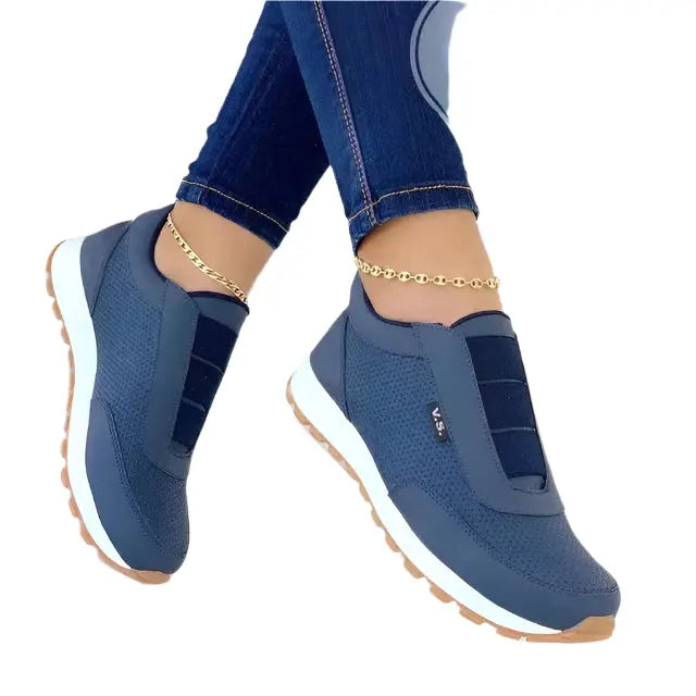 Relaxed Fit Walking Shoes