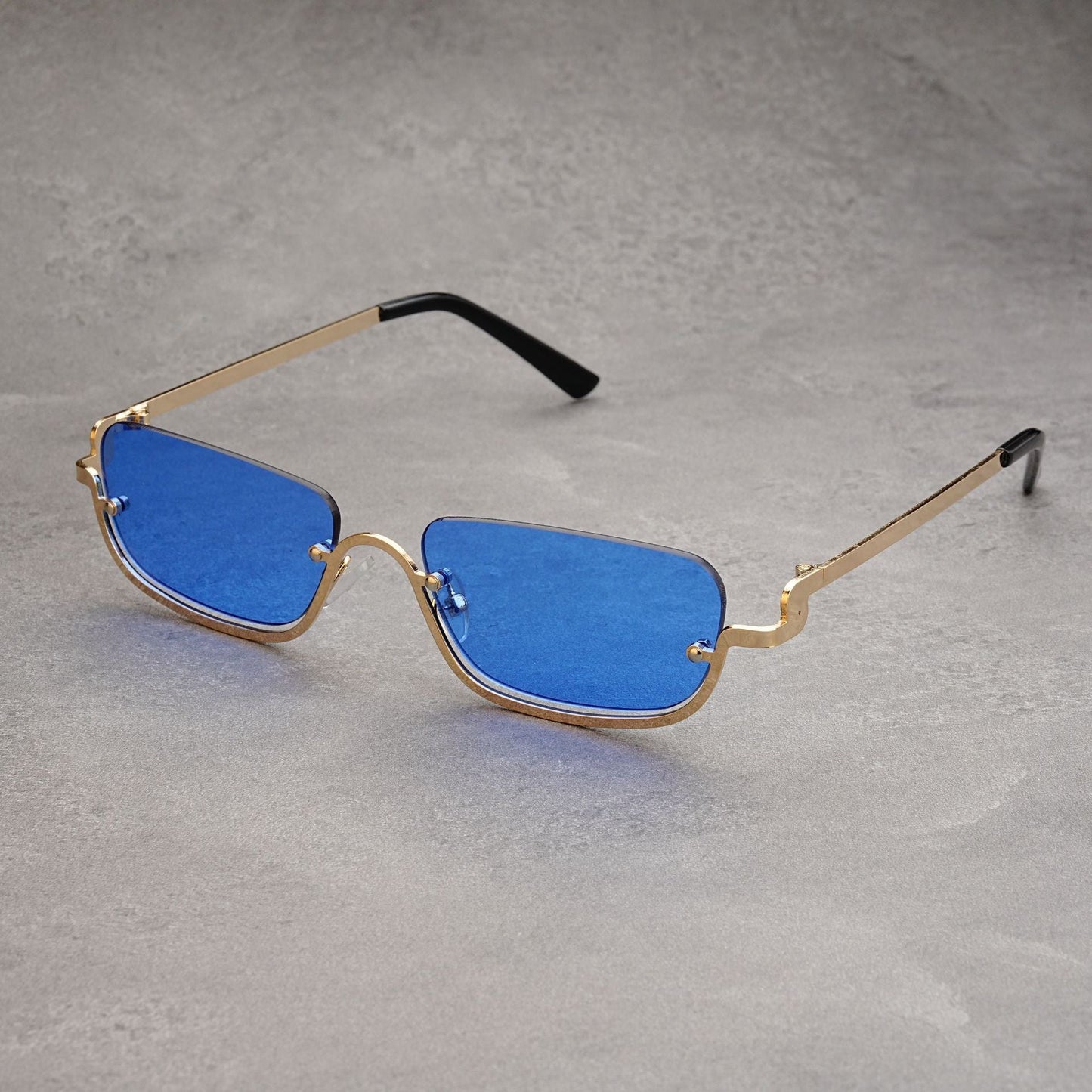 Sporty Men's Sunglasses with UV Protection