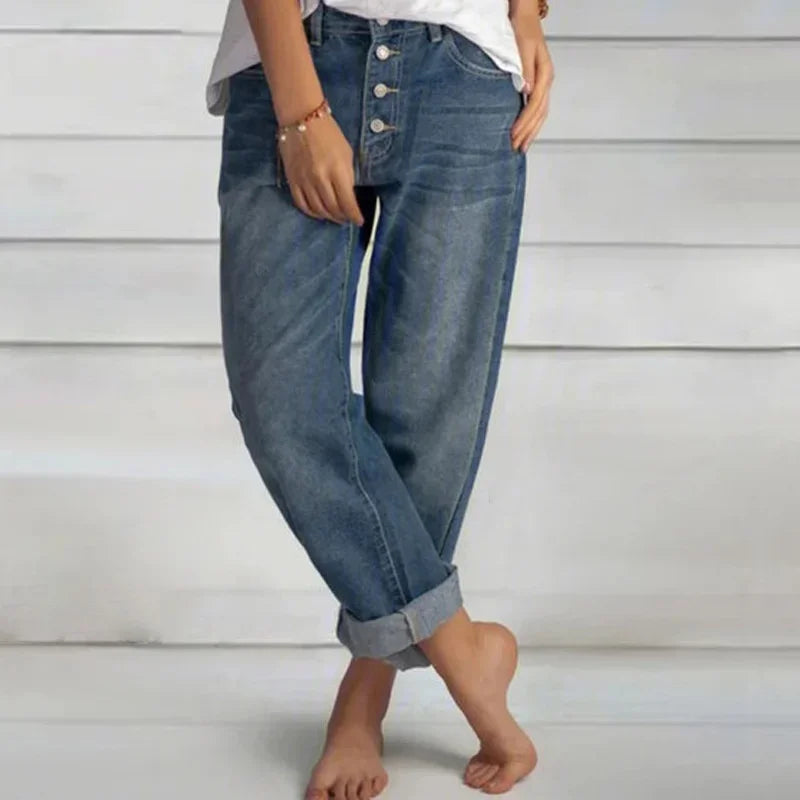 Comfortable Women's Straight Leg Jeans - EasyApparels
