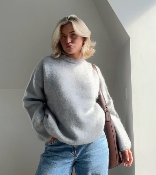 Soft Round Neck Women's Pullover Sweater