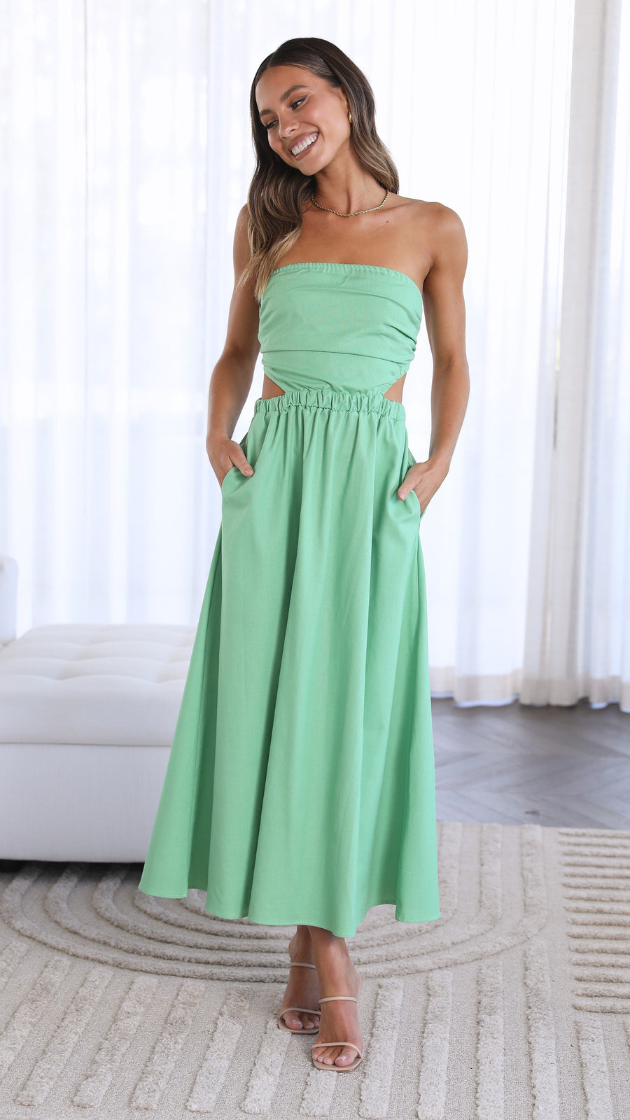 Flowy Strapless Summer Dress with Pockets