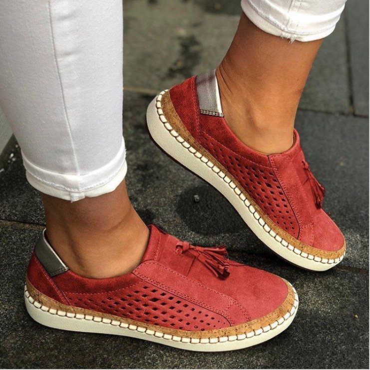 Comfortable Walking Shoes with Arch Support and Lightweight Design