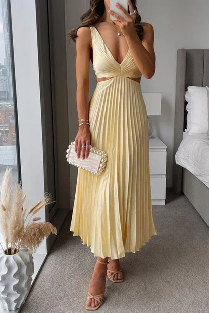 Ladies Long Flowing Pleated Dress
