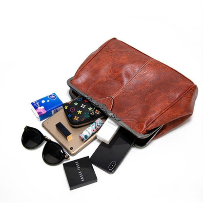 Classic Buckle Leather Shoulder Bag