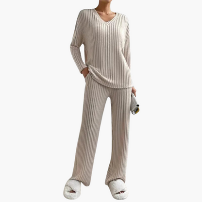 Comfortable Women's V-Neck Ribbed Loungewear Set - Vossary