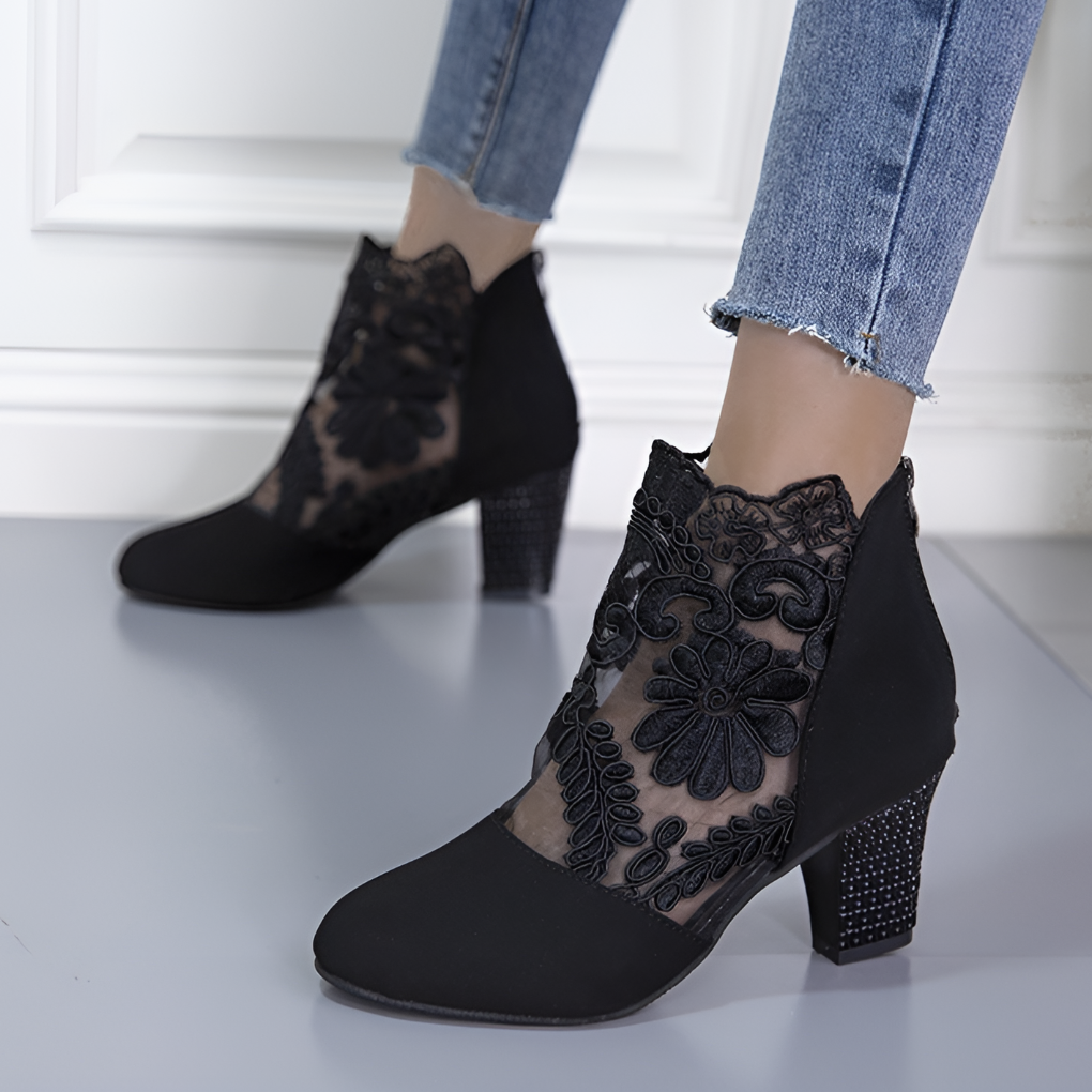 Delicate Floral Pattern High Heel Shoes - Vossary