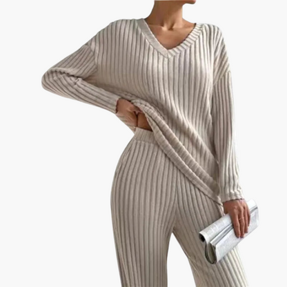 Comfortable Women's V-Neck Ribbed Loungewear Set