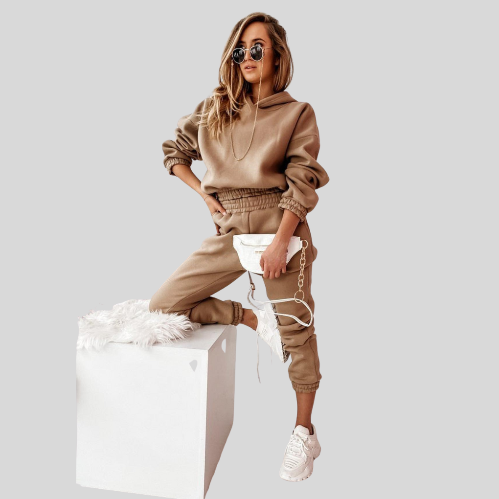 Ladies Comfortable Athletic Tracksuit Set