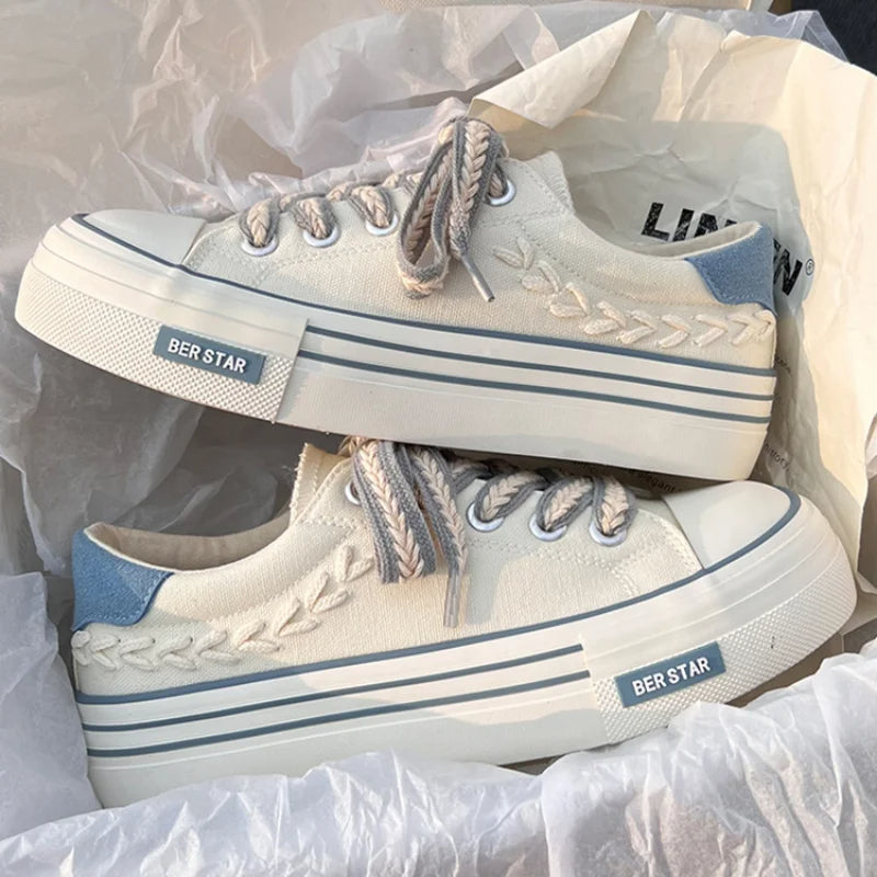 Comfortable Lace Up Canvas Shoes