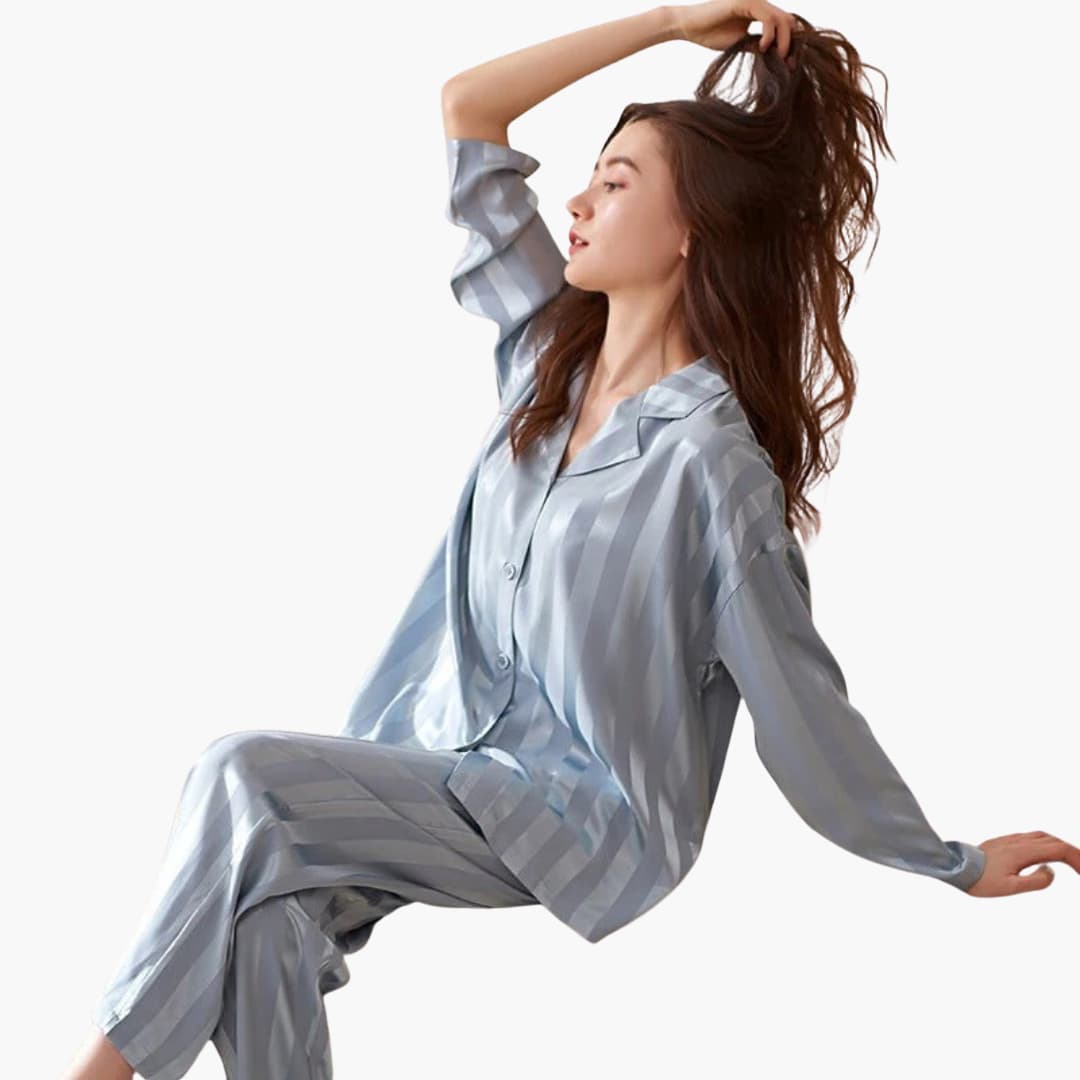 Soft Ladies Sleepwear Set with Long Sleeve Top and Bottoms
