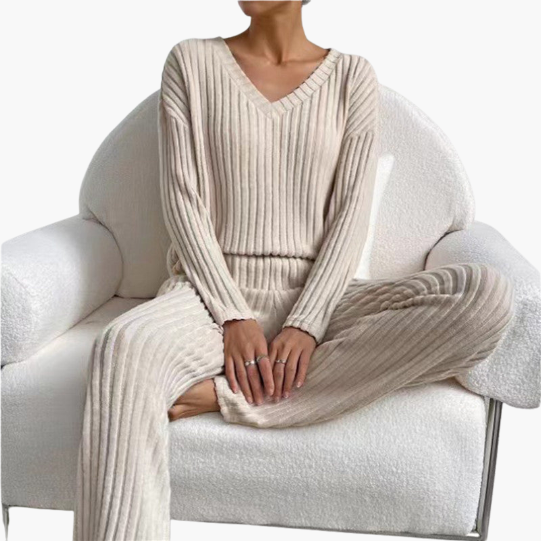Comfortable Women's V-Neck Ribbed Loungewear Set