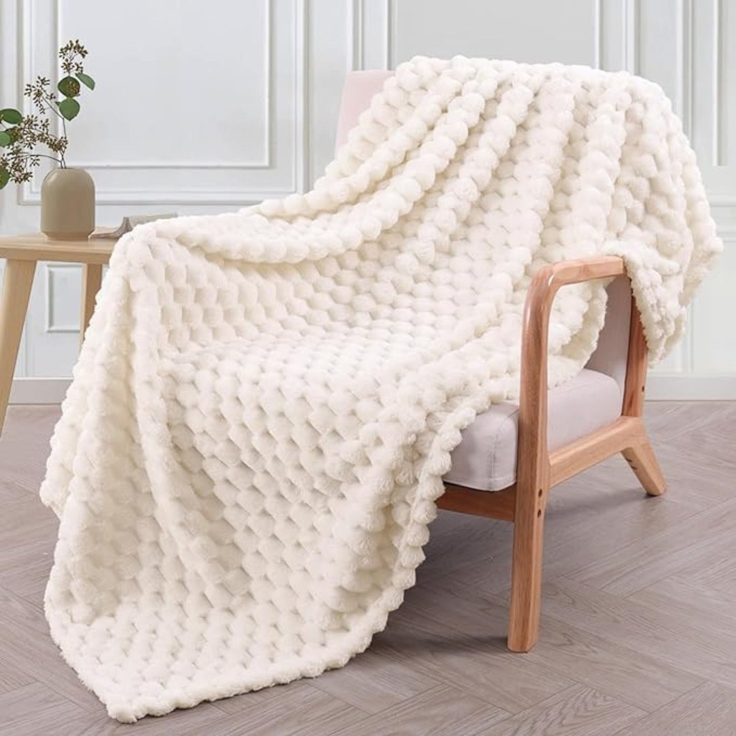 Soft Plush Fleece Blanket With Fun Bubble Pattern - Vossary
