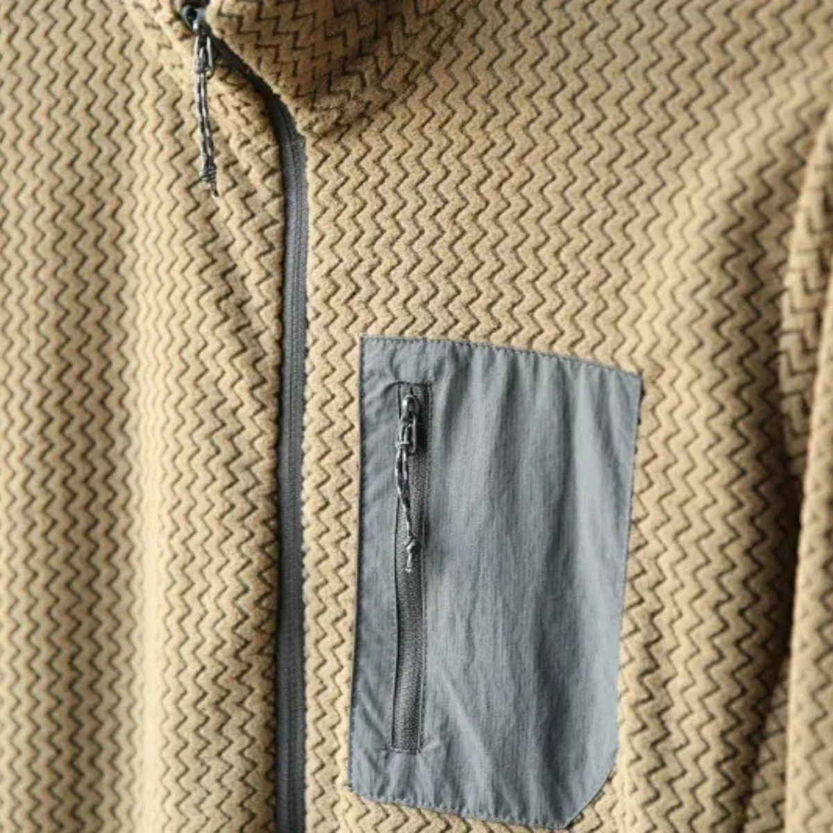 Soft Men's Cashmere Wave Pattern Crew Neck Sweater