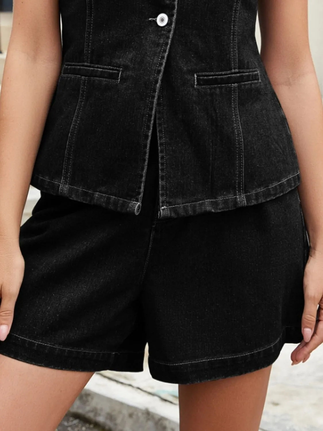 Comfortable Mid Rise Jeans Shorts