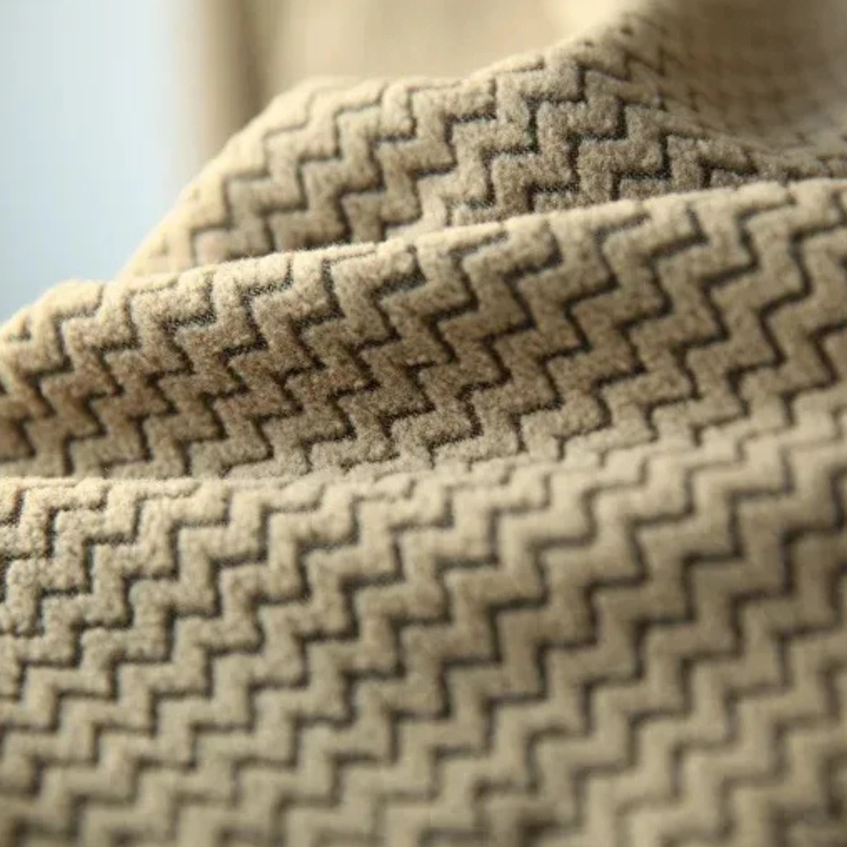 Soft Men's Cashmere Wave Pattern Crew Neck Sweater