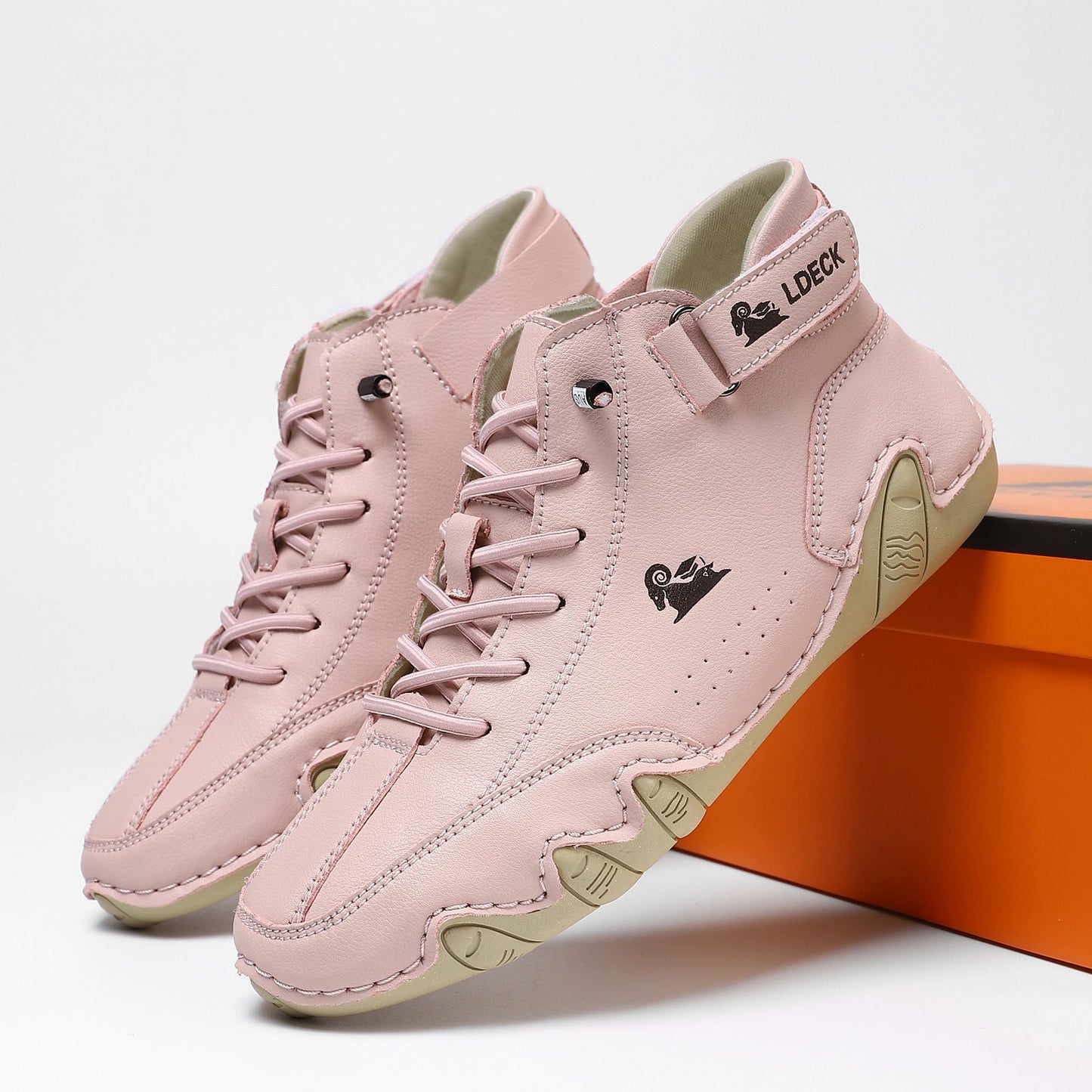 Comfortable Minimalist Leather Footwear