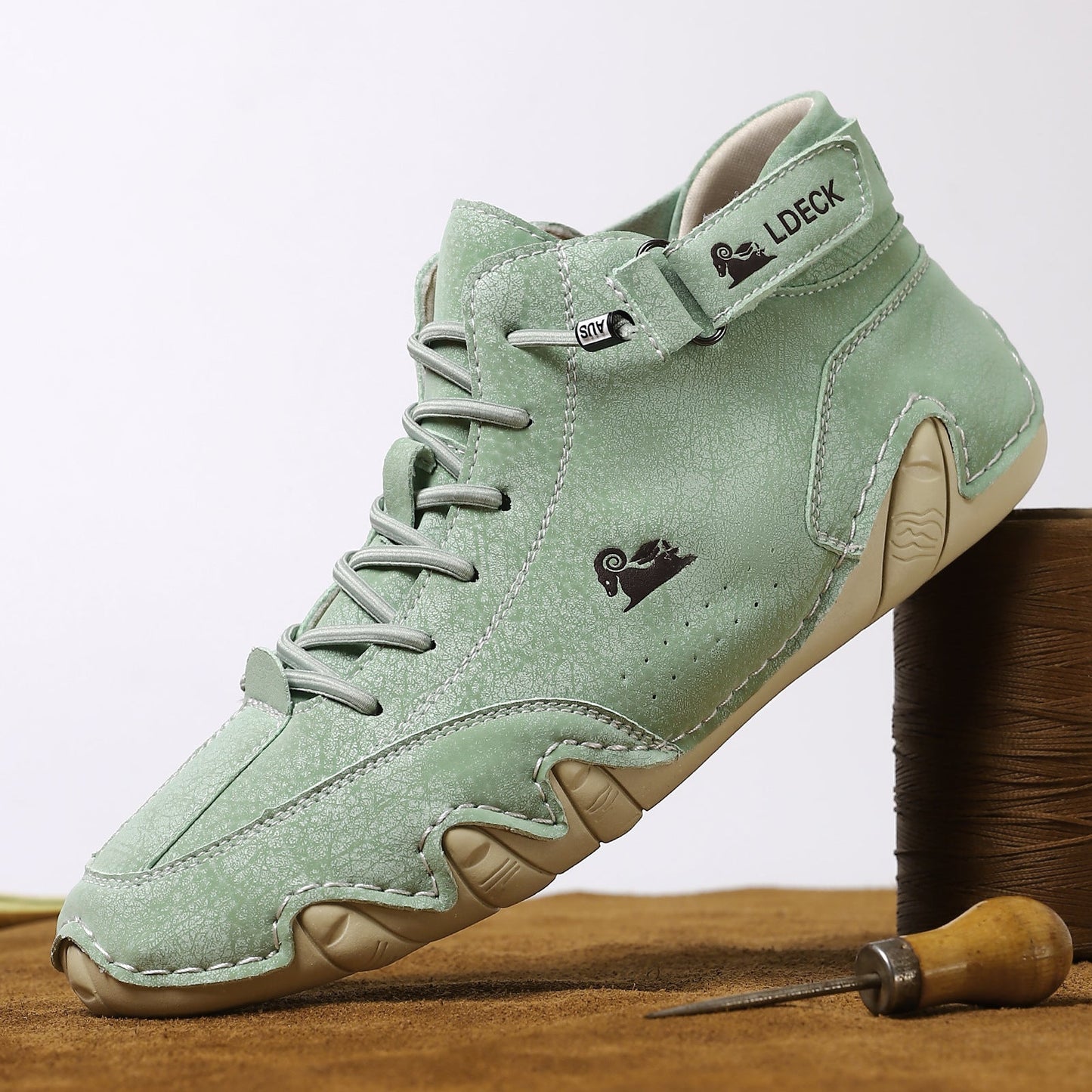 Comfortable Minimalist Leather Footwear