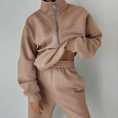 Comfortable Women's Tracksuit for Fitness and Everyday Wear - Luxicro