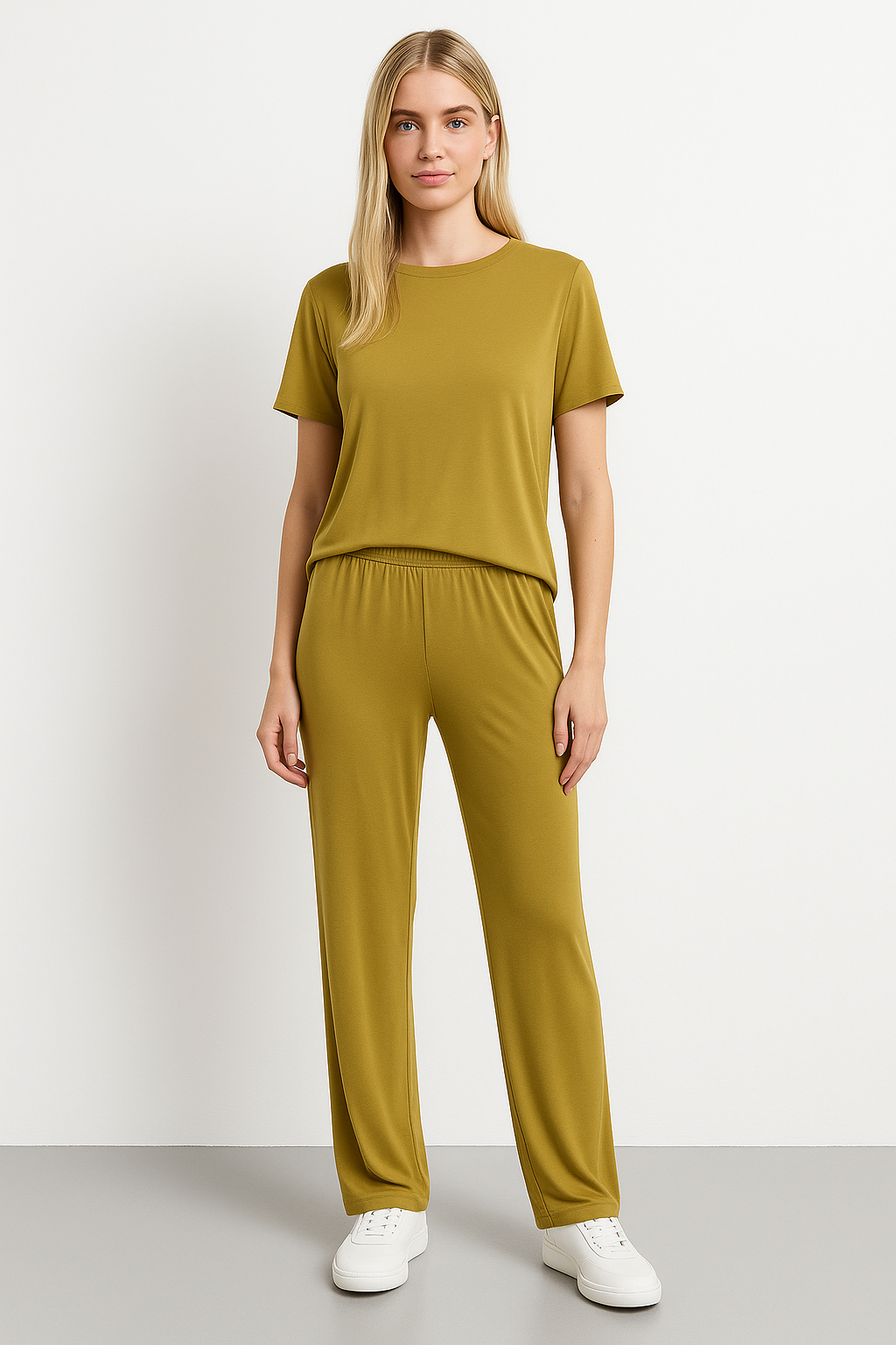 Comfy Women's Lounge Set with Short Top and Wide Leg Pants