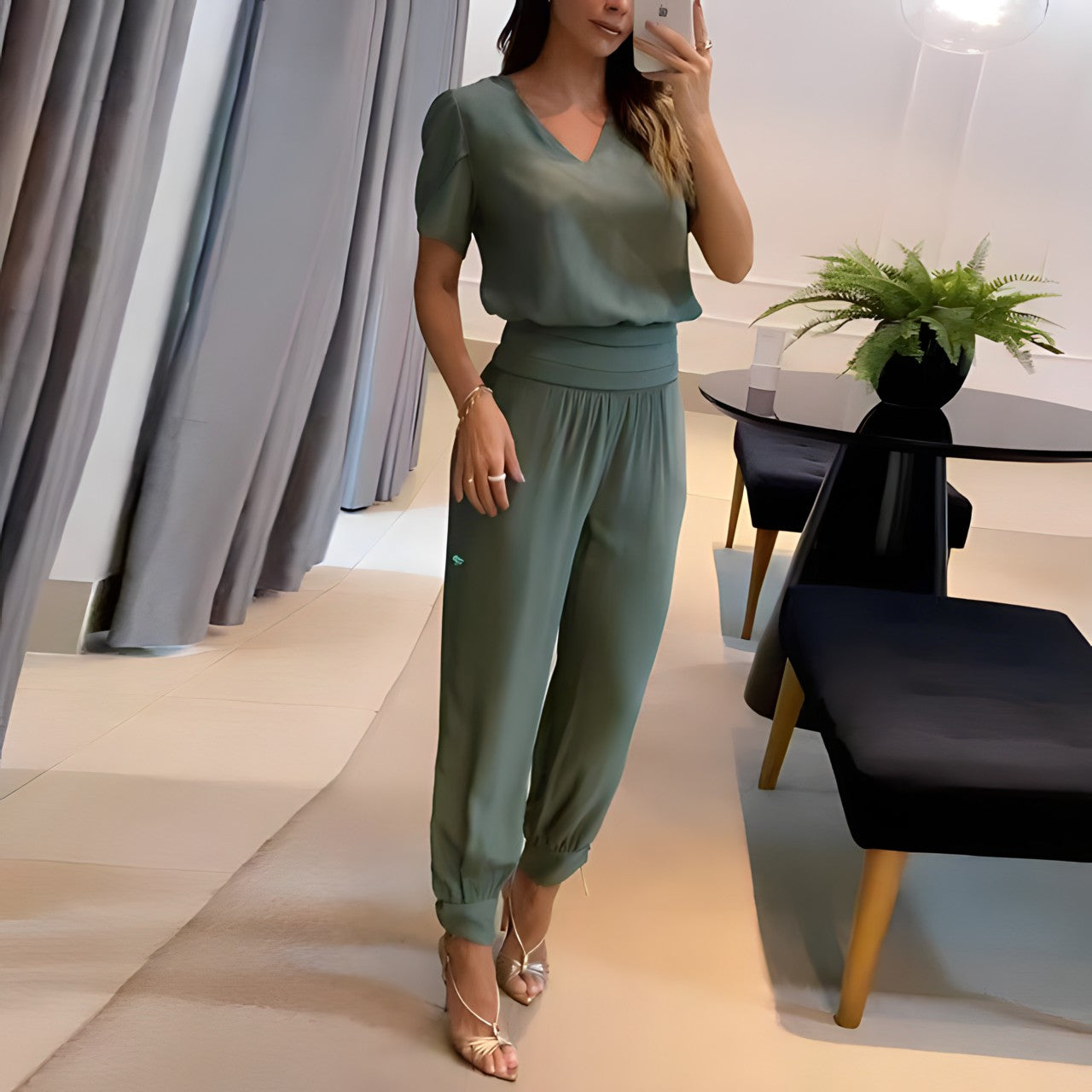 Comfortable V-Neck Women's Blouse with Puff Sleeves