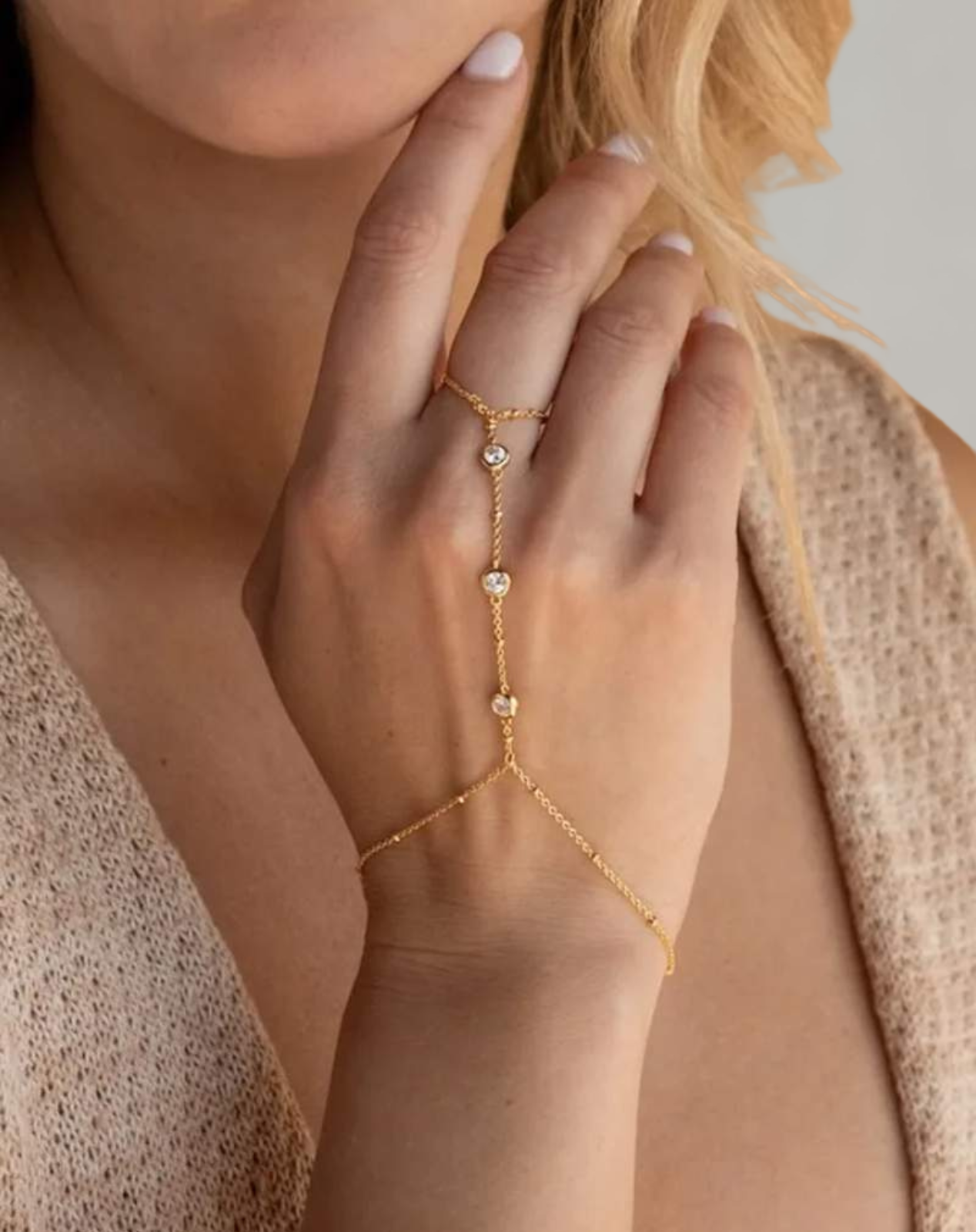 Sparkling Crystal Link Hand Bracelet - EasyApparels