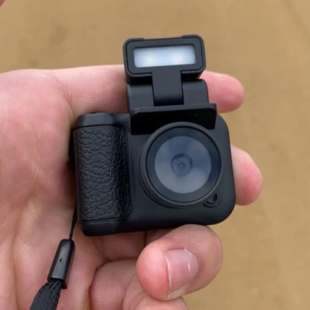Retro Small Pocket Camera - Vossary