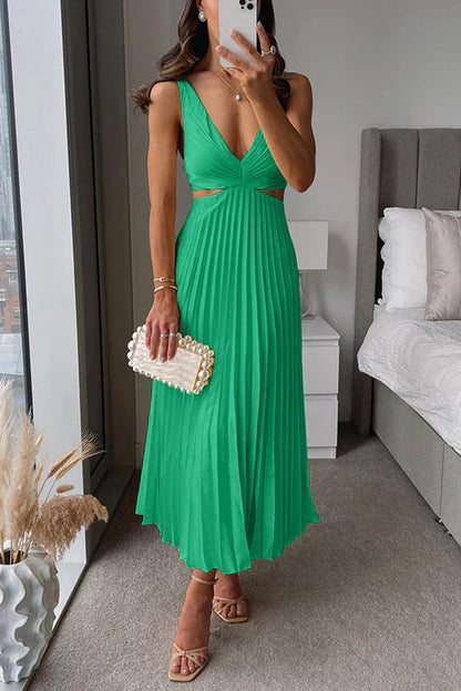Ladies Long Flowing Pleated Dress