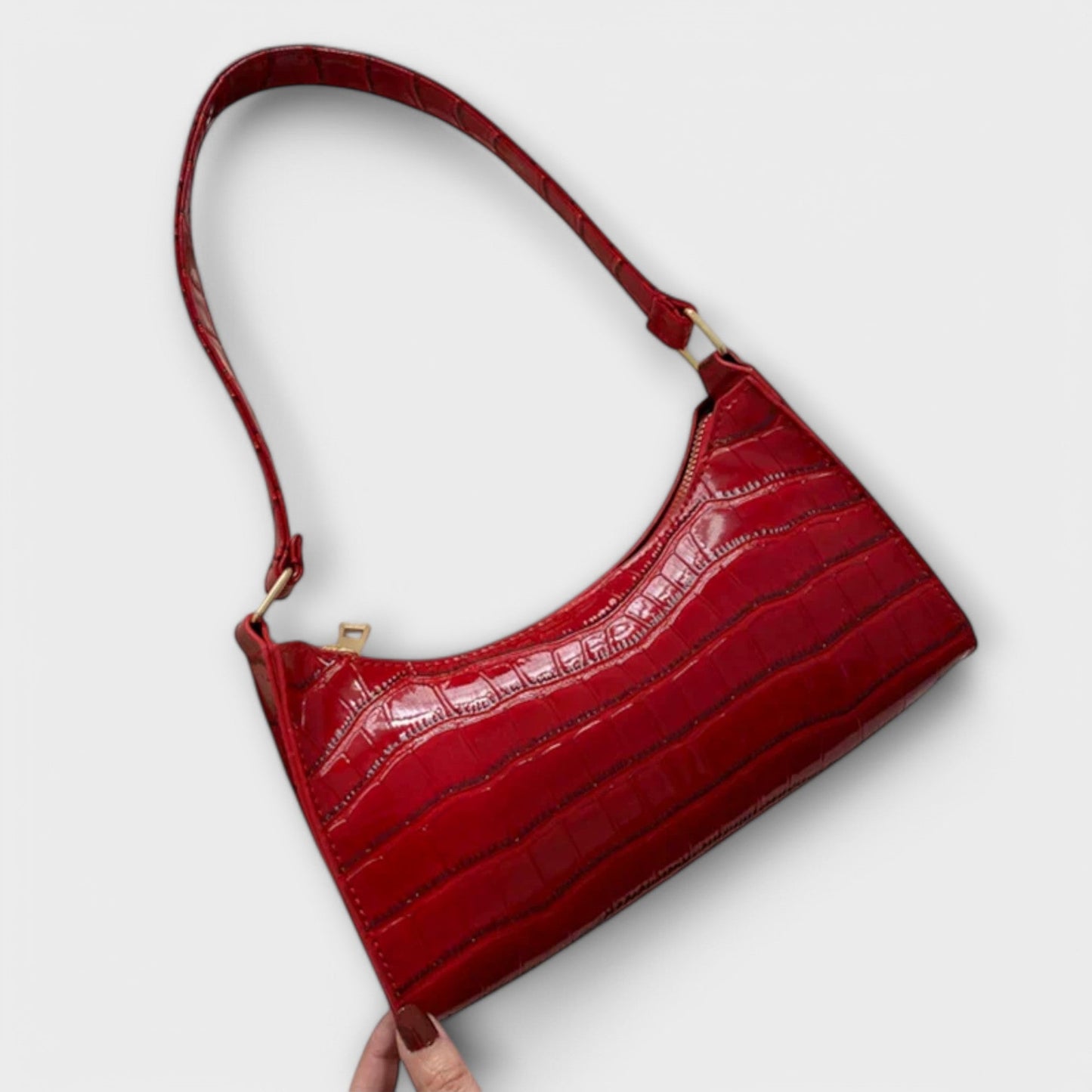 Sleek Faux Leather Shoulder Bag for Everyday Use