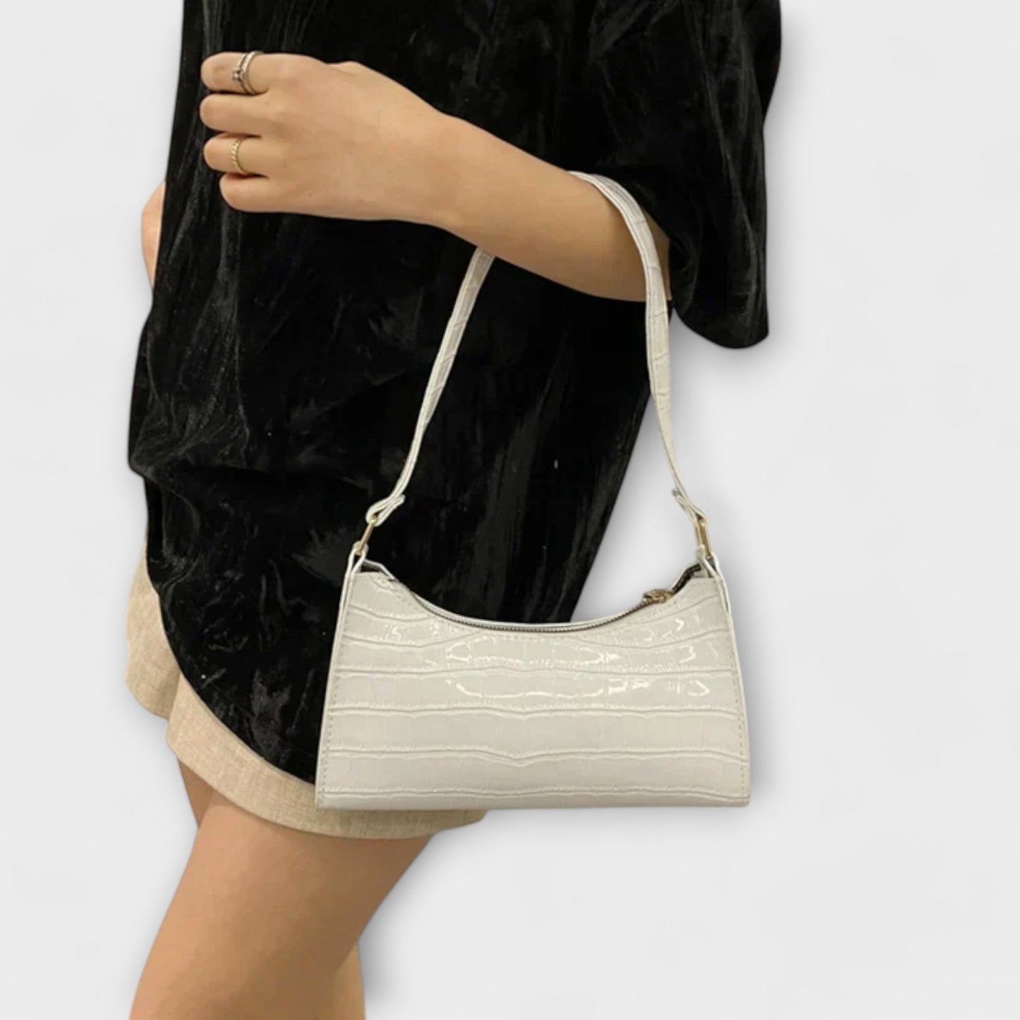 Sleek Faux Leather Shoulder Bag for Everyday Use