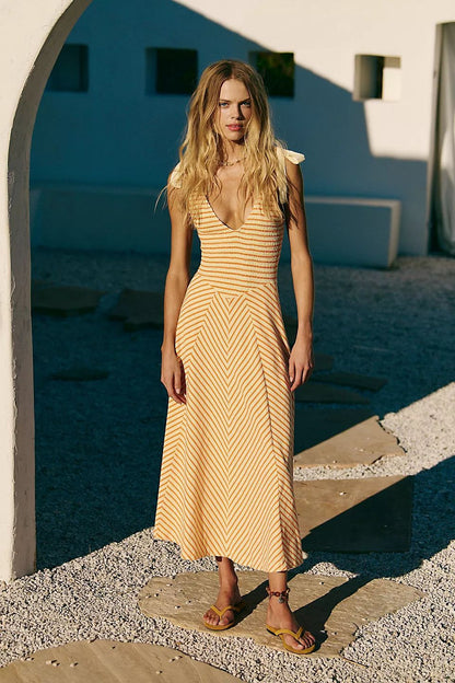Comfortable Maxi Dress with V-Neck and Adjustable Straps