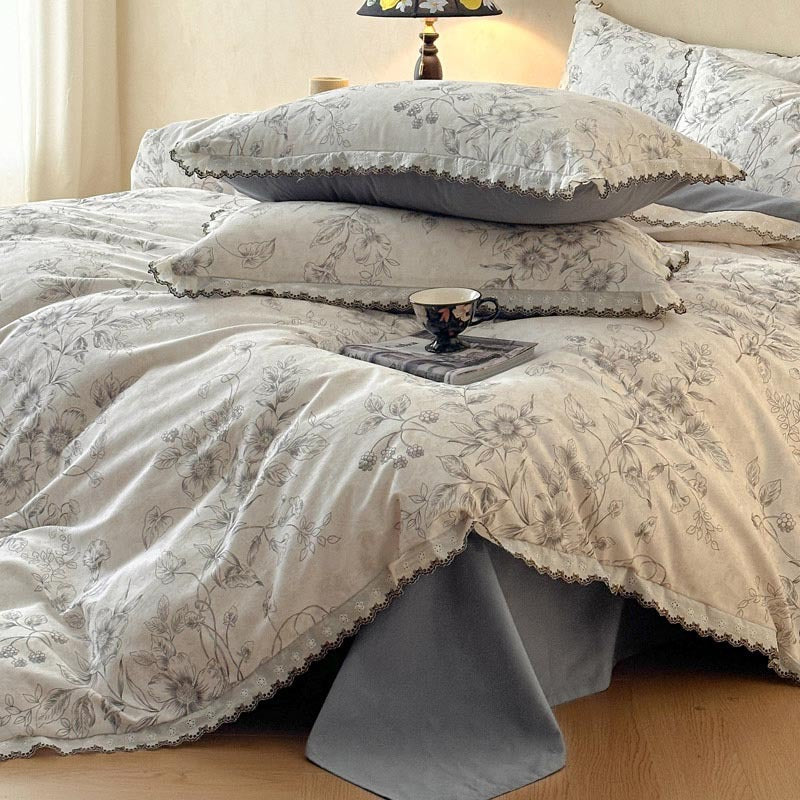 Elegant Rose Patterned Bed Sheet Set