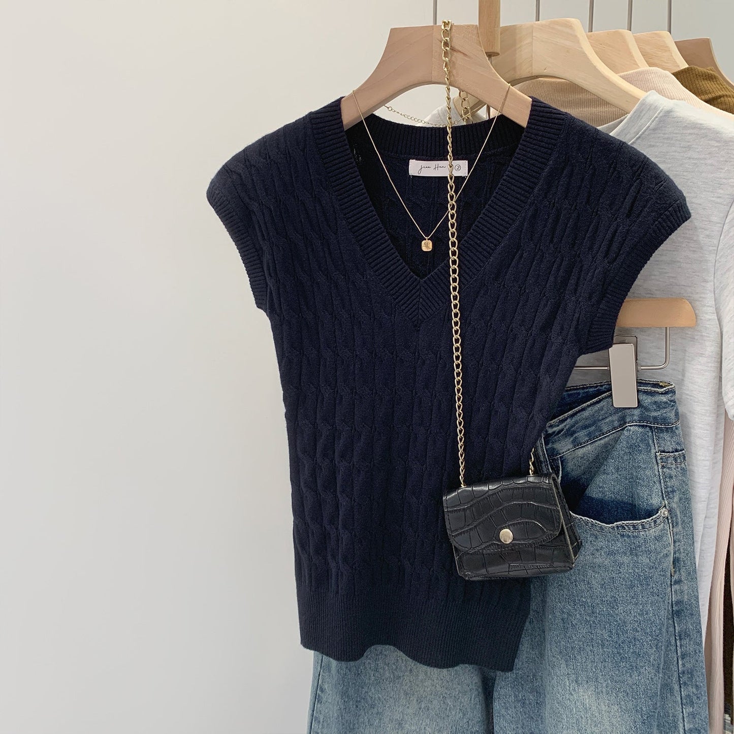 Comfortable Womens Cable Knit Vest - EasyApparels