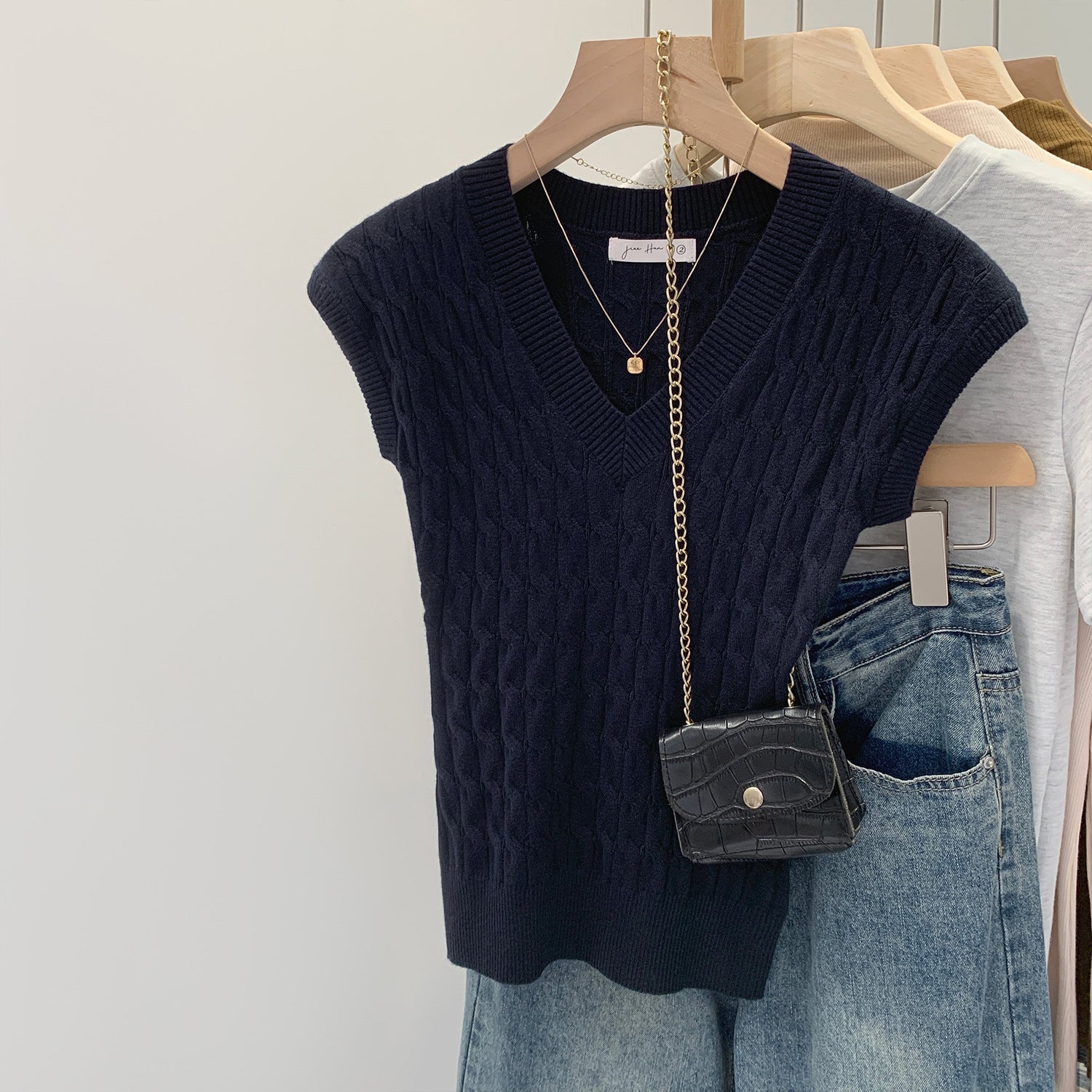 Comfortable Womens Cable Knit Vest - EasyApparels