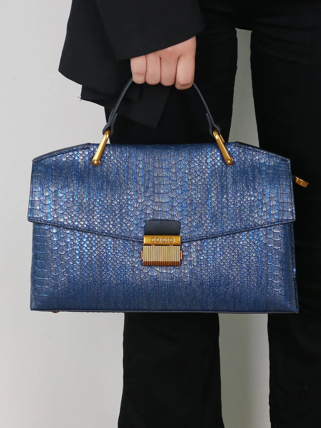 Textured Snake Pattern Tote Bag - Vossary