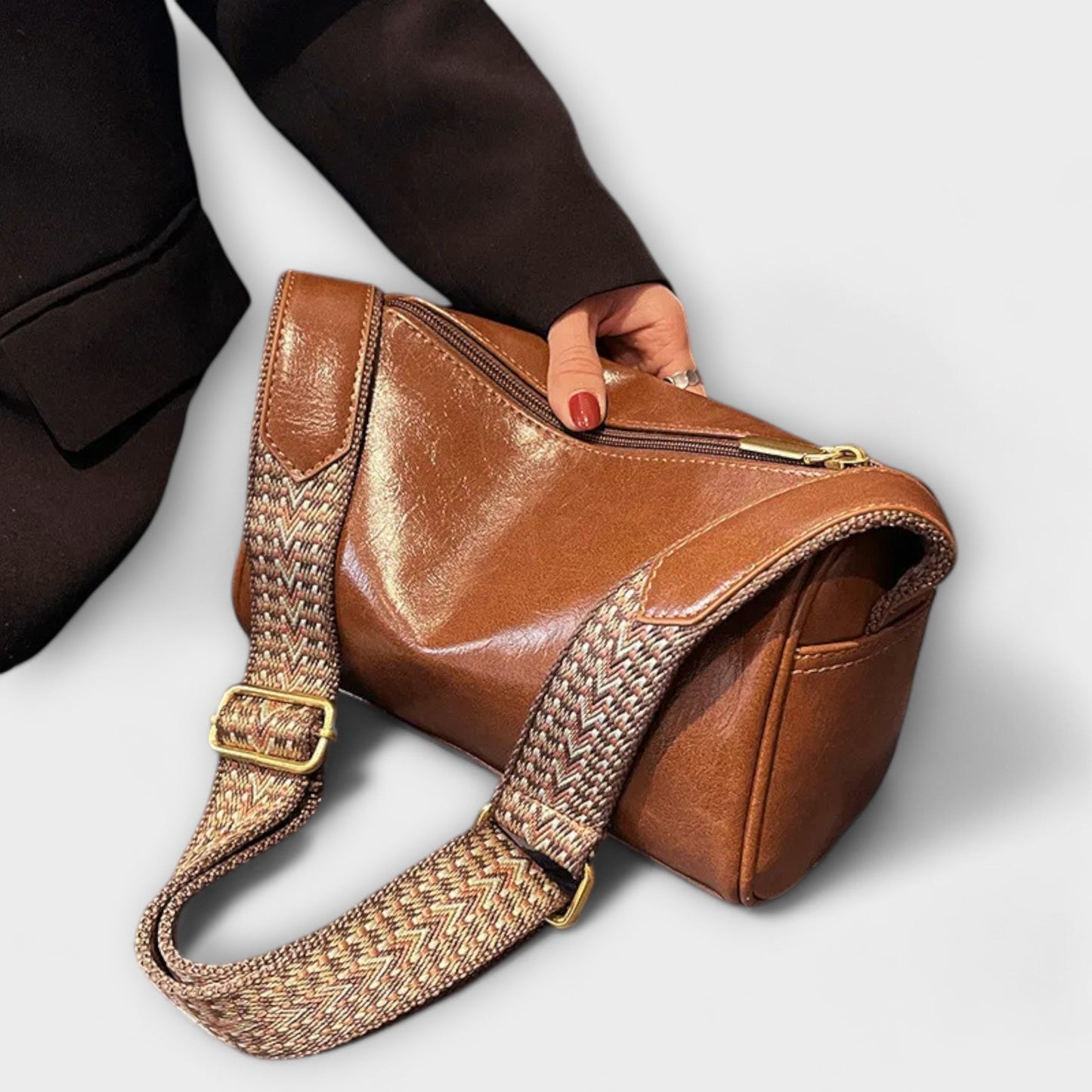Timeless Classic Small Shoulder Bag for Daily Use - Vossary
