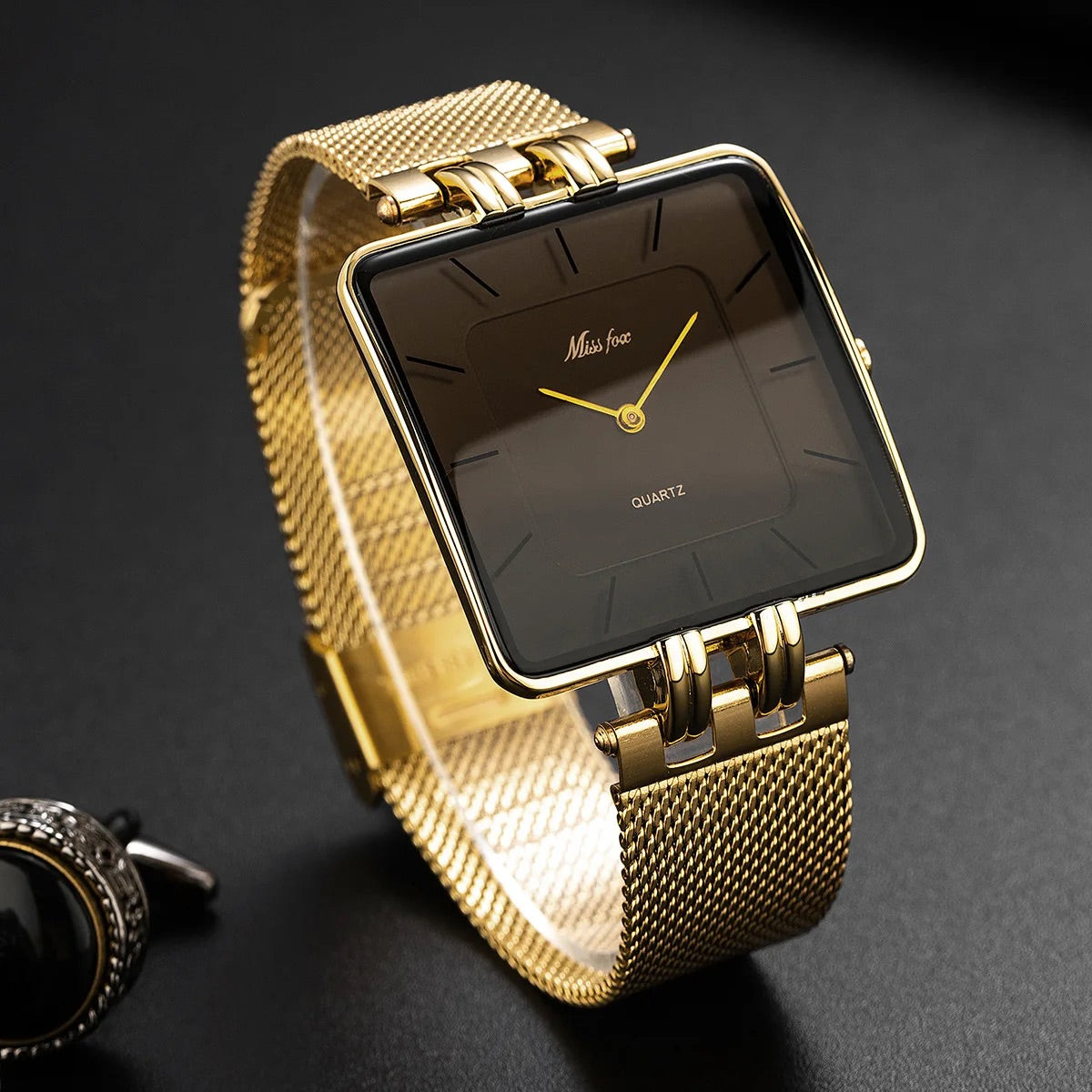 Simple Leather Strap Womens Wrist Watch - Vossary