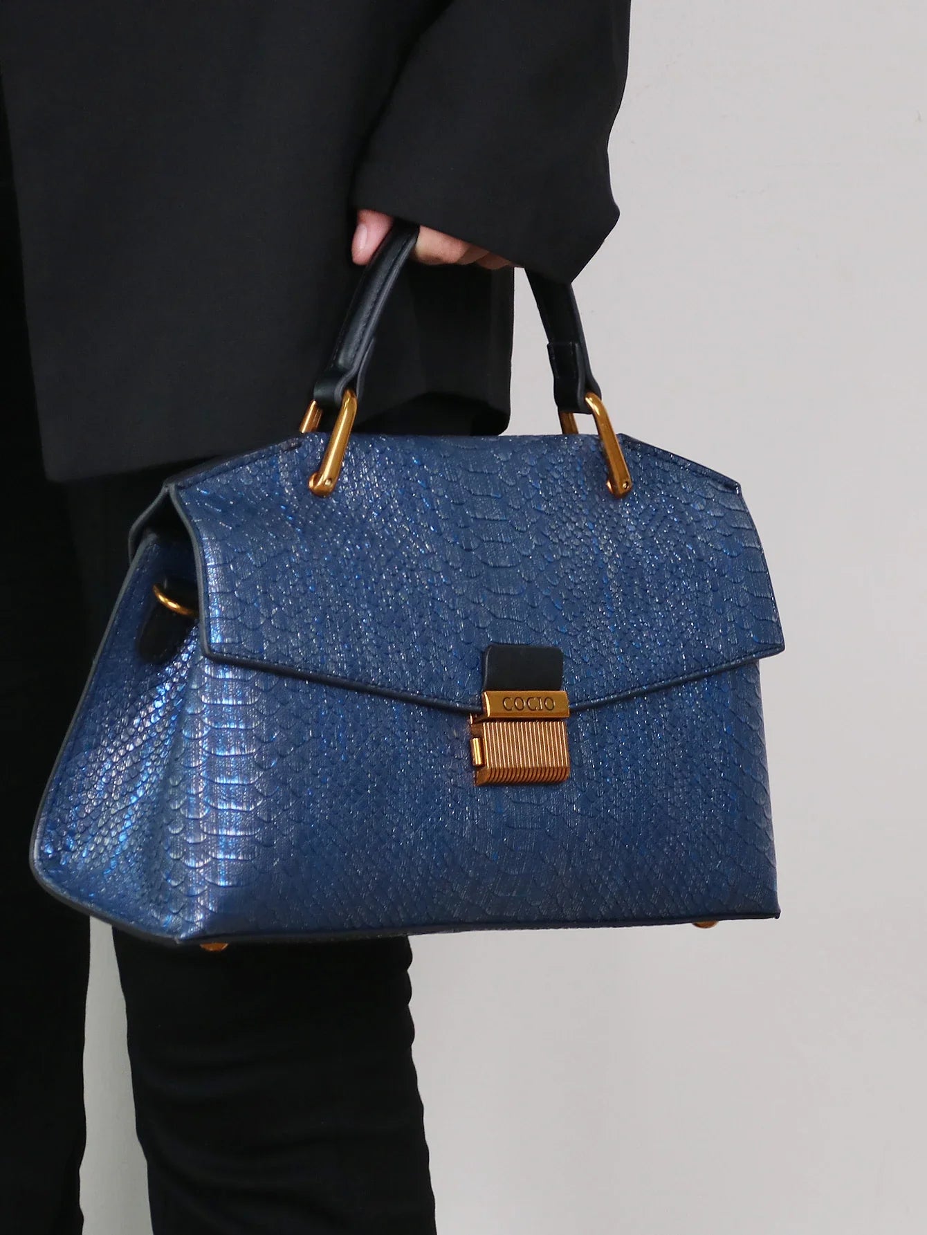 Textured Snake Pattern Tote Bag
