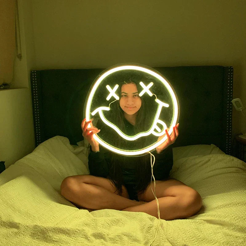 Colorful LED Smiley Face Wall Light USB Powered - Luxicro