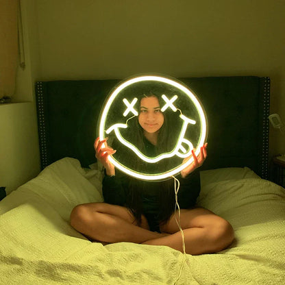 Colorful LED Smiley Face Wall Light USB Powered - Luxicro