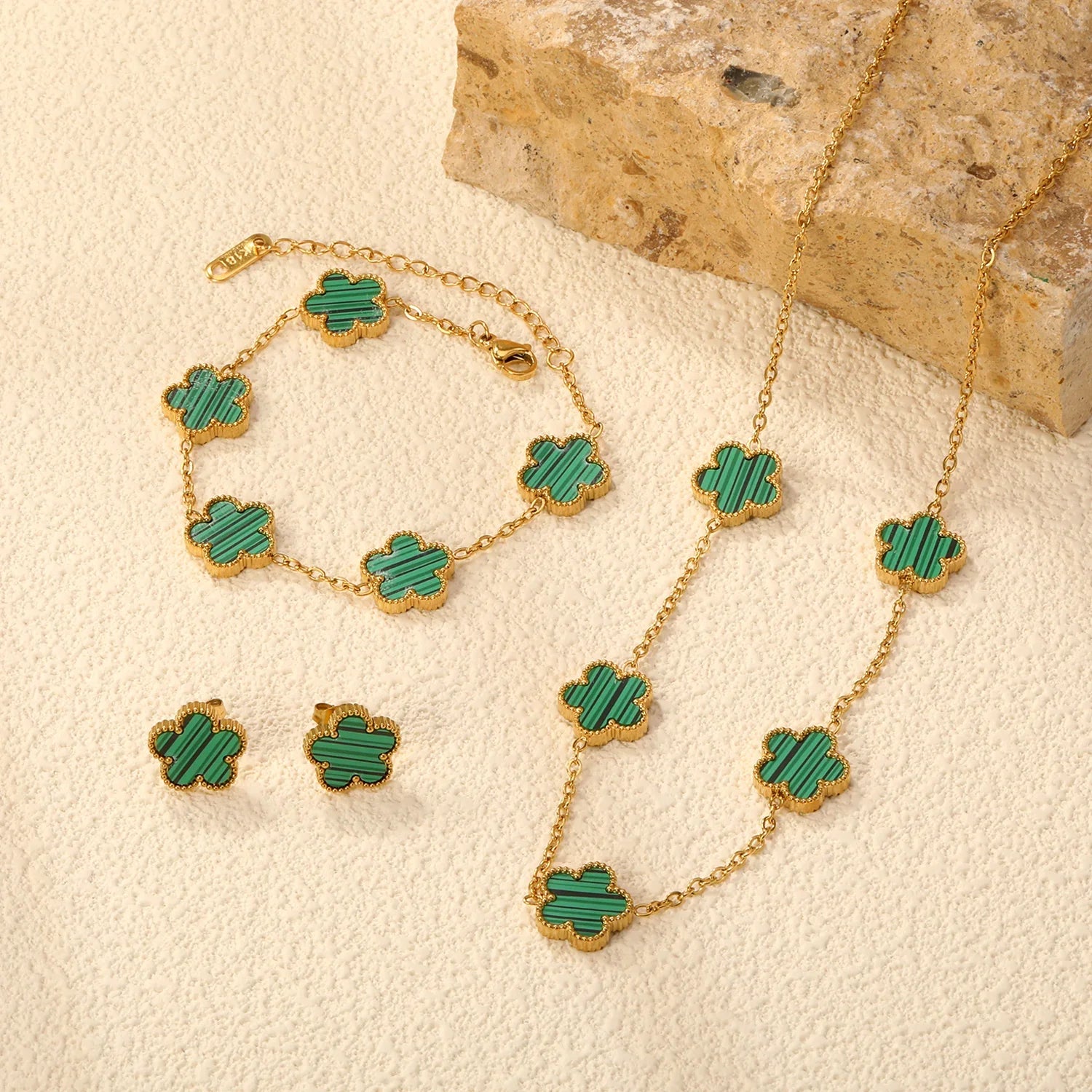 Beautiful Floral Petal Set - EasyApparels