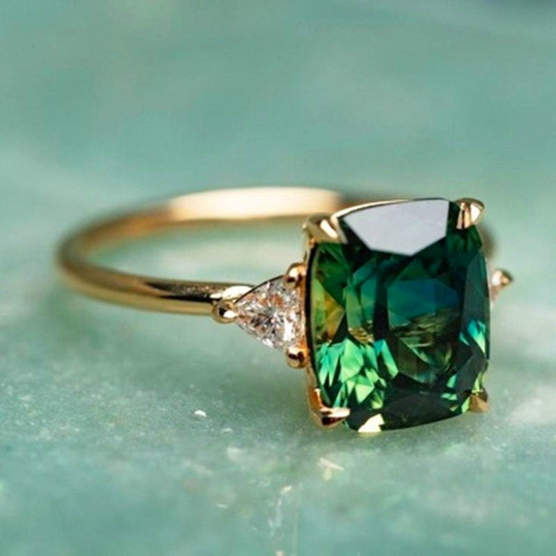 Lucky - 14k Gold Ring with Emerald Stone - Vossary