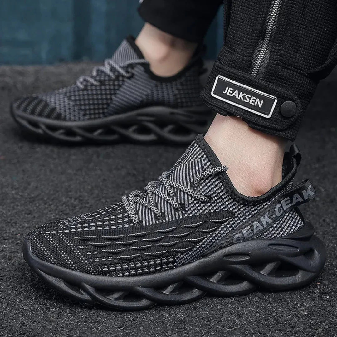 Fashionable Mesh Running Shoes