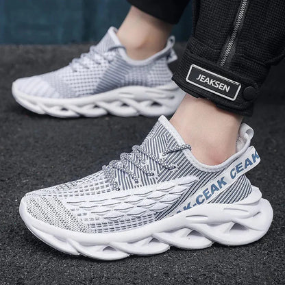 Fashionable Mesh Running Shoes