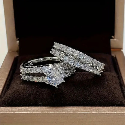 Sparkling Metal Ring Set – Chic and Classic Design
