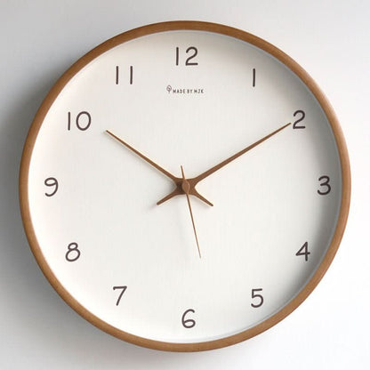 Quiet Traditional Wooden Round Clock