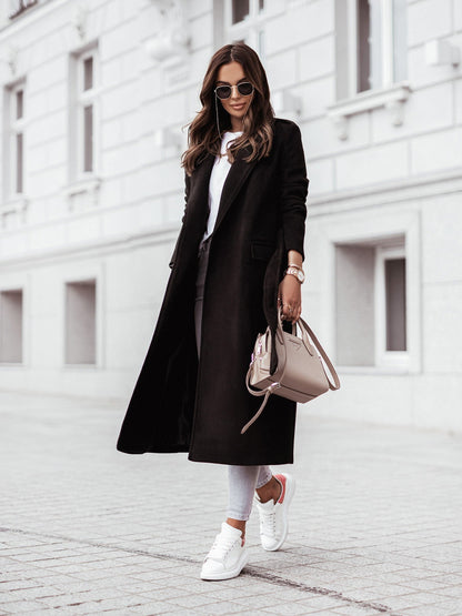 Luxurious Fitted Women's Wool Coat
